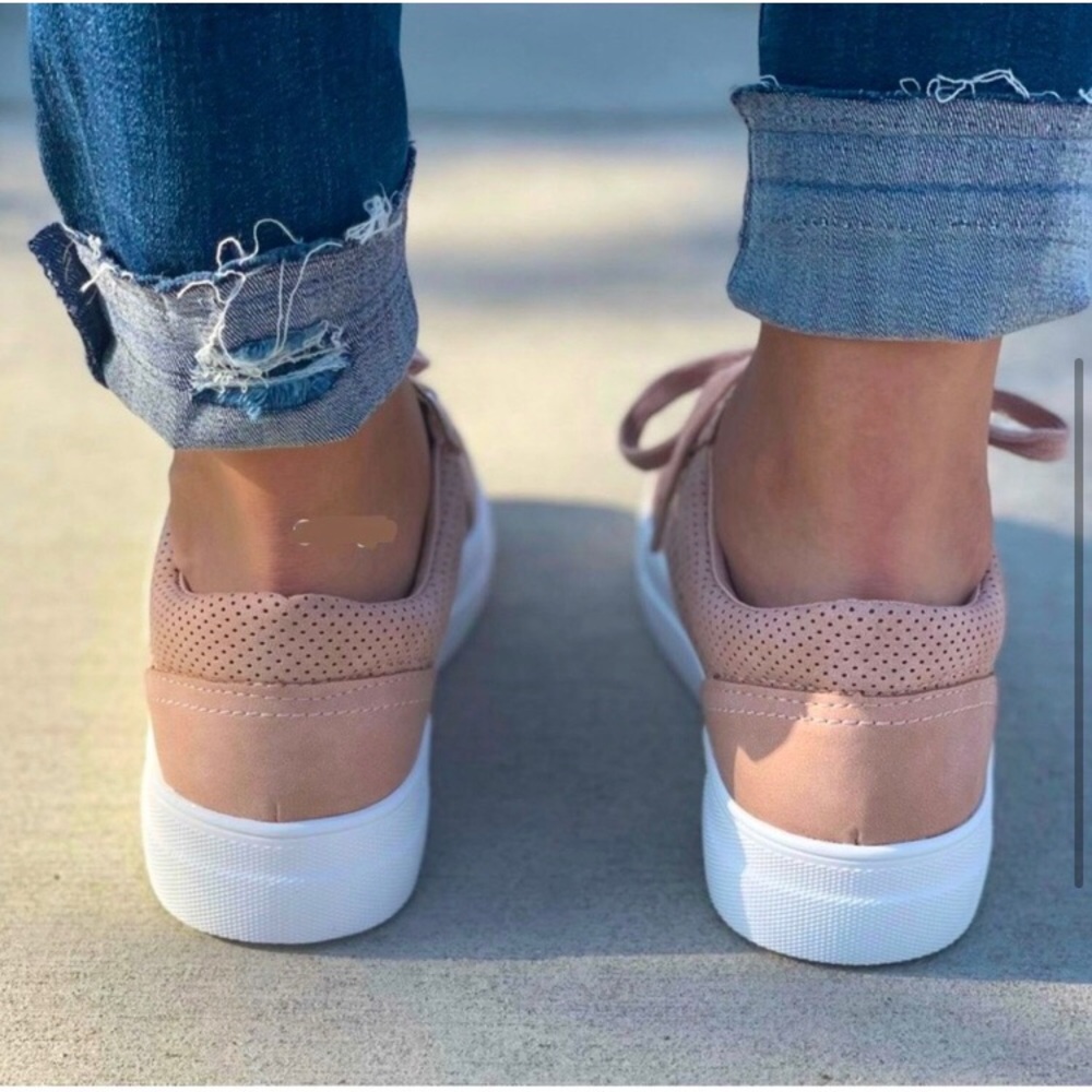 LAST PAIR: Women’s mauve lace up sneakers - Picture 4 of 4